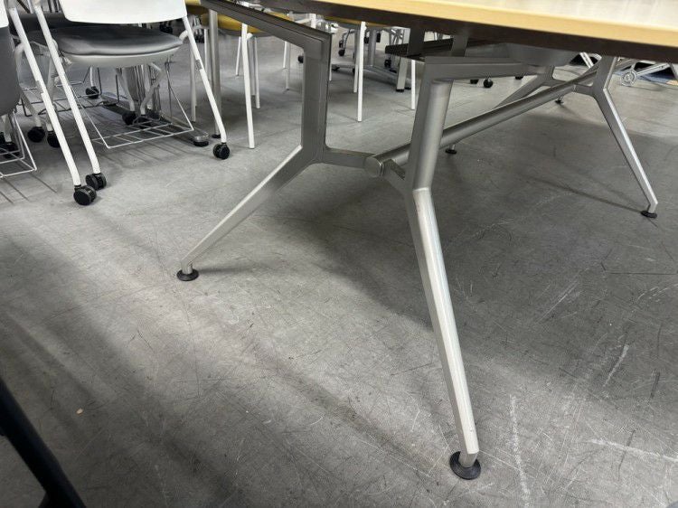 イトーキDDシリーズ 3200ミーティングテーブル 商品画像7