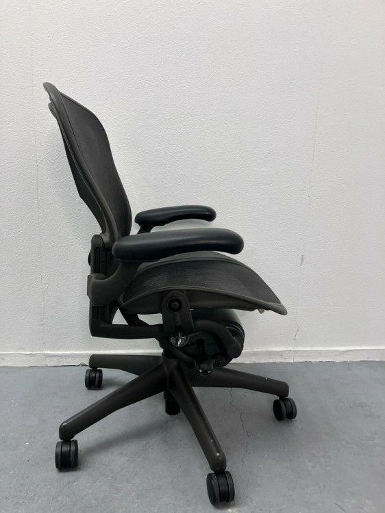 HermanMiller（ハーマンミラー）アーロンチェア 固定肘付アーロンチェア 商品画像3