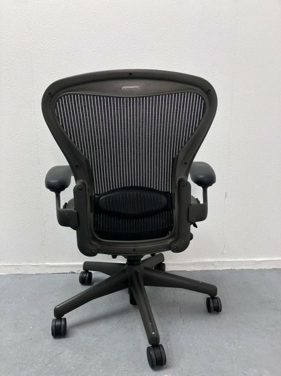 HermanMiller（ハーマンミラー）アーロンチェア 固定肘付アーロンチェア 商品画像4