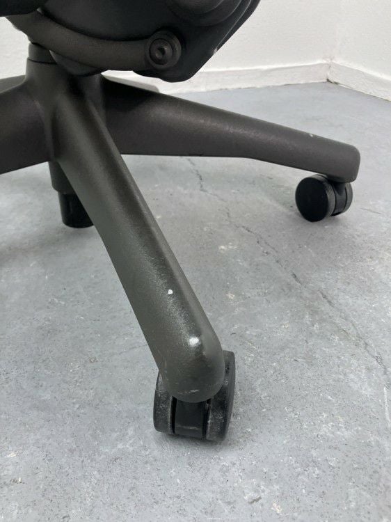 HermanMiller（ハーマンミラー）アーロンチェア 固定肘付アーロンチェア 商品画像10