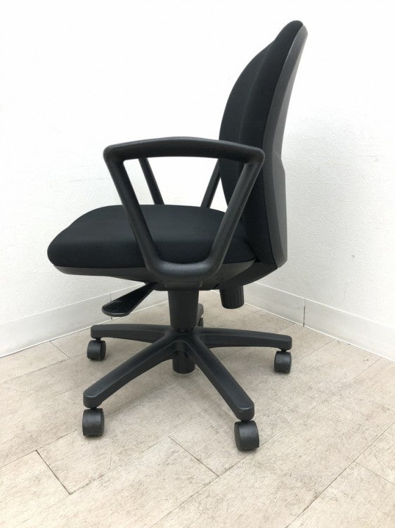 イトーキリエットチェア 固定肘付リエットチェア 商品画像3