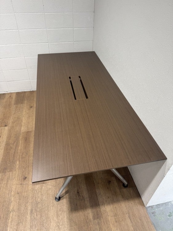 イトーキDDシリーズ ミーティングテーブル 商品画像2