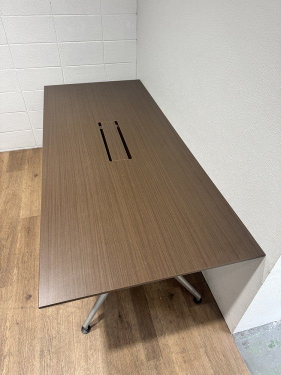 イトーキDDシリーズ ミーティングテーブル 商品画像3