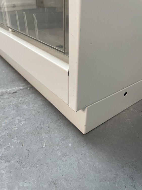 イトーキシンラインシリーズ ガラス両開きクリアトレー上下書庫 商品画像6