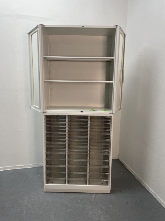 イトーキシンラインシリーズ ガラス両開きクリアトレー上下書庫 商品画像8