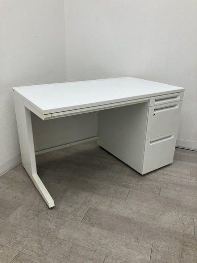 オカムラADVANCE（アドバンス）シリーズ 1200片袖デスク 商品画像1