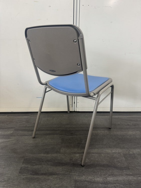 ライオンスタッキングチェア4脚セット 商品画像3