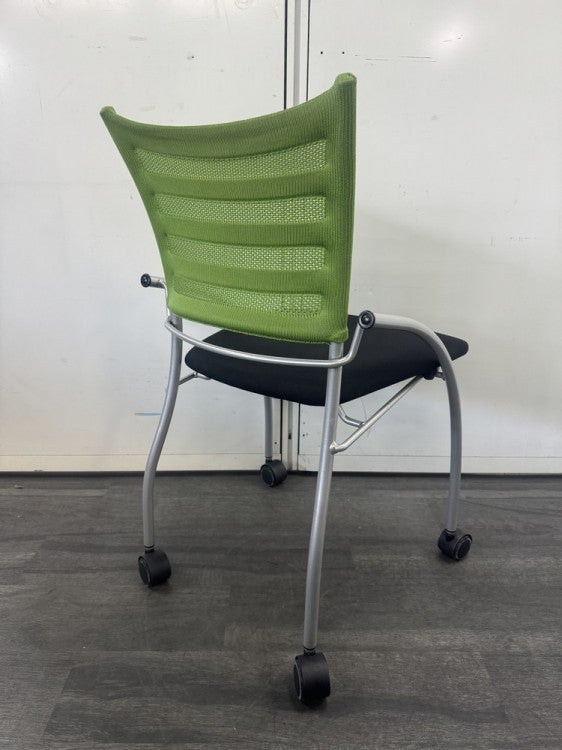 イトーキプリエ2シリーズ ネスティングチェア4脚セット 商品画像3