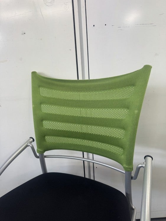 イトーキプリエ2シリーズ ネスティングチェア4脚セット 商品画像4