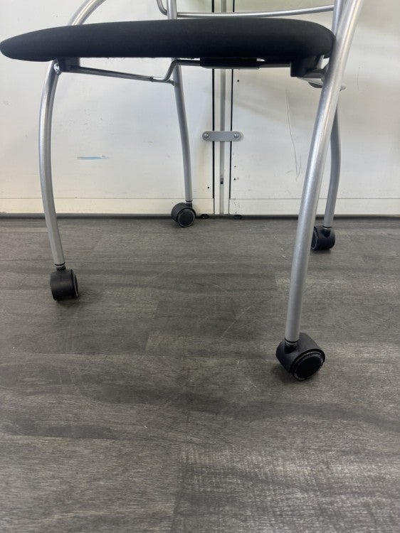 イトーキプリエ2シリーズ ネスティングチェア4脚セット 商品画像6