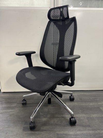 井上金庫可動肘付OAチェア 商品画像1