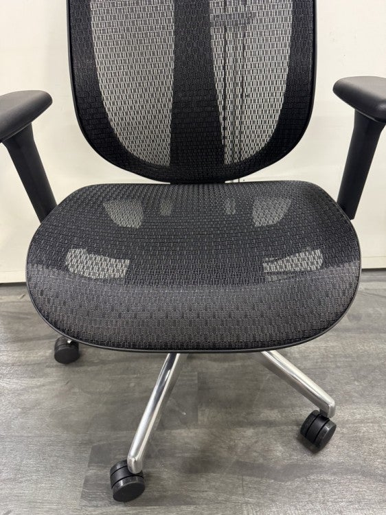 井上金庫可動肘付OAチェア 商品画像4