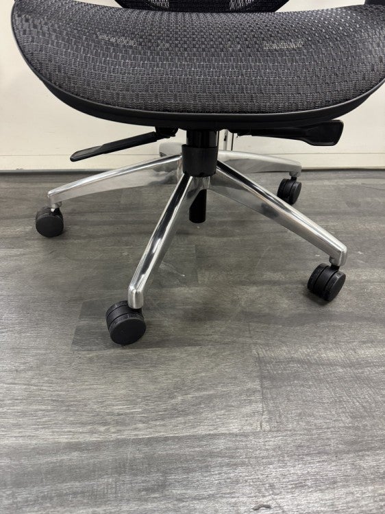 井上金庫可動肘付OAチェア 商品画像5