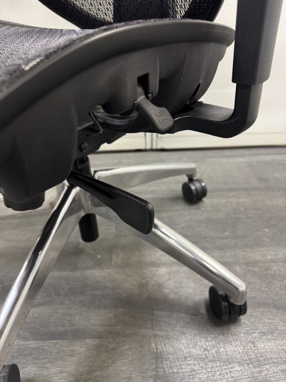 井上金庫可動肘付OAチェア 商品画像6