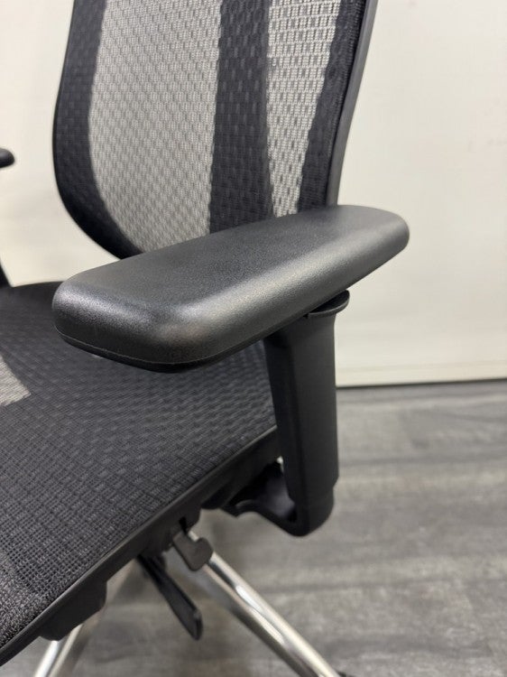 井上金庫可動肘付OAチェア 商品画像8