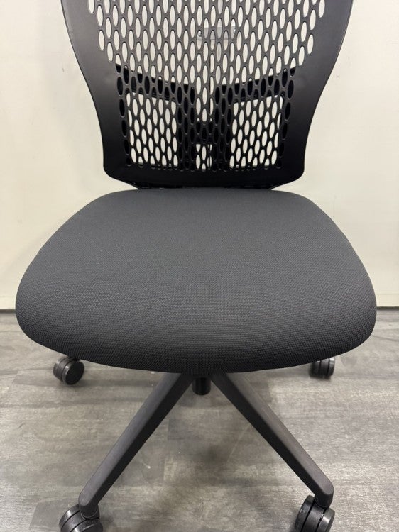 井上金庫D4Cシリーズ OAチェア 商品画像4