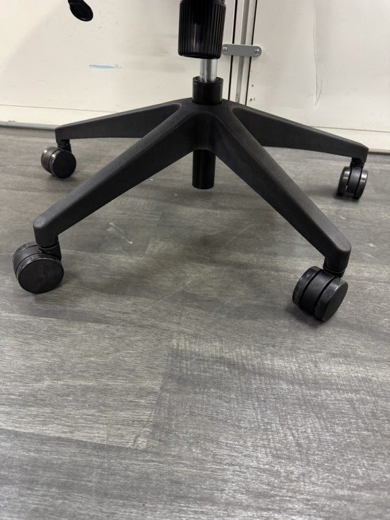 井上金庫D4Cシリーズ OAチェア 商品画像5