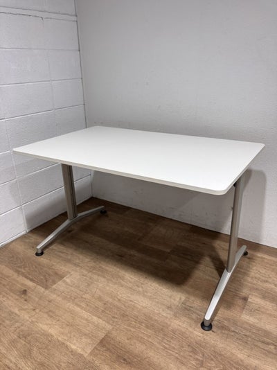 イトーキDEシリーズ ミーティングテーブル 商品画像1