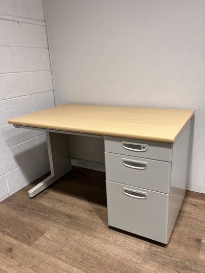 ナイキNEDシリーズ 1200片袖デスク 商品画像1