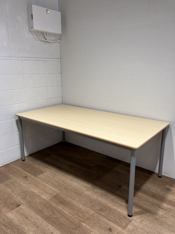 井上金庫ミーティングテーブル 商品画像1