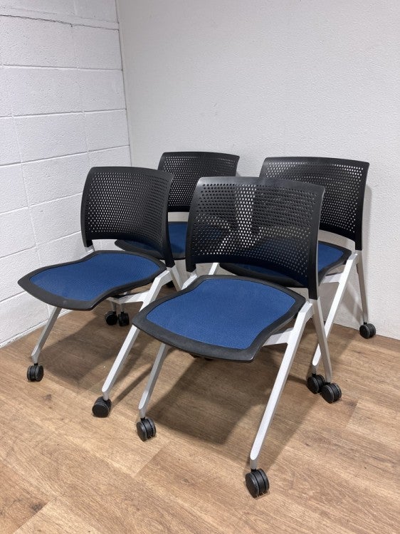 コクヨスプラインシリーズ ネスティングチェア4脚セット 商品画像1