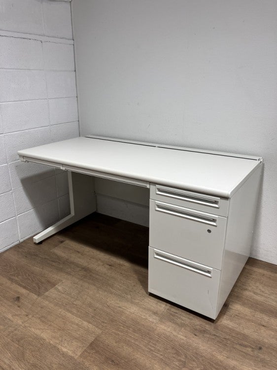 プラスUS-ISシリーズ 1400片袖デスク 商品画像1