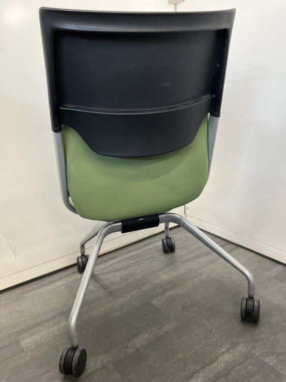 イトーキレクシブシリーズ ネスティングチェア 商品画像14