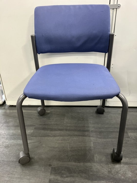 コクヨスタッキングチェア 商品画像2