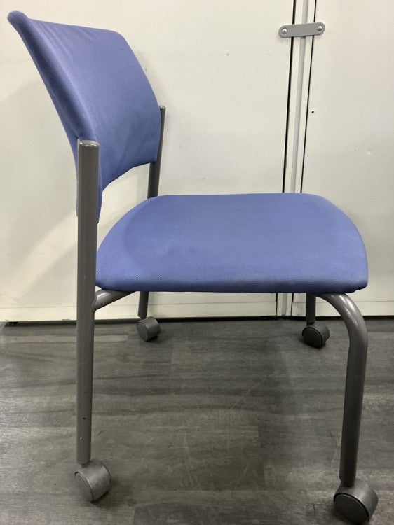 コクヨスタッキングチェア 商品画像3