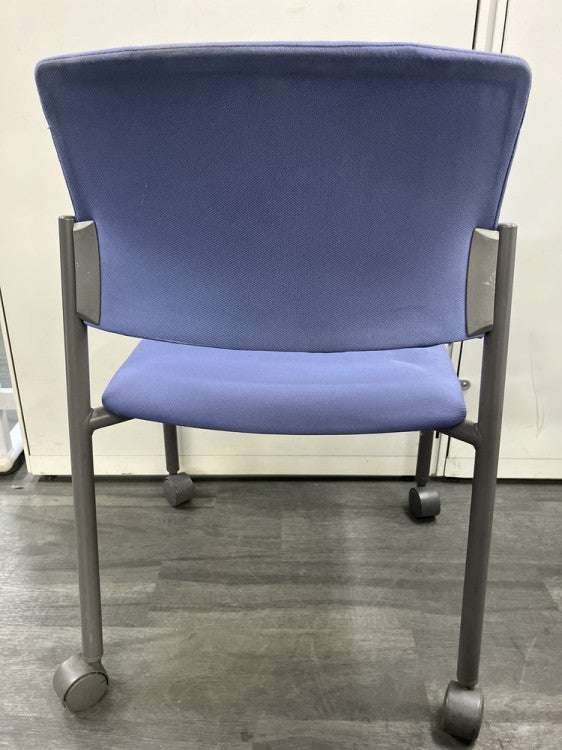 コクヨスタッキングチェア 商品画像4