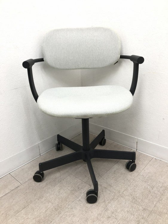 イトーキvertebra03（バーテブラ03 ）シリーズ ミーティングチェア 商品画像2