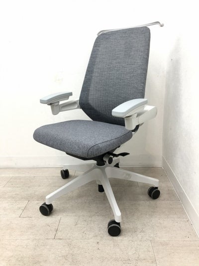 イトーキノート(nort)チェア 可動肘付ノートチェア 商品画像1