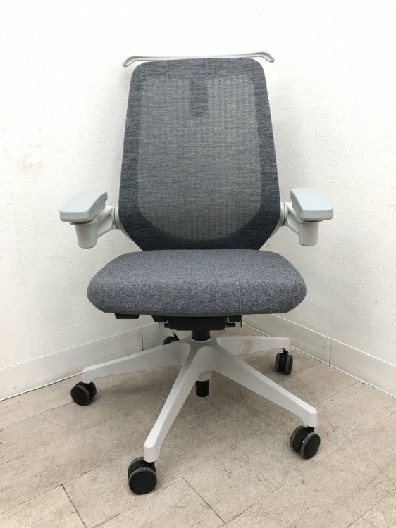 イトーキノート(nort)チェア 可動肘付ノートチェア 商品画像2