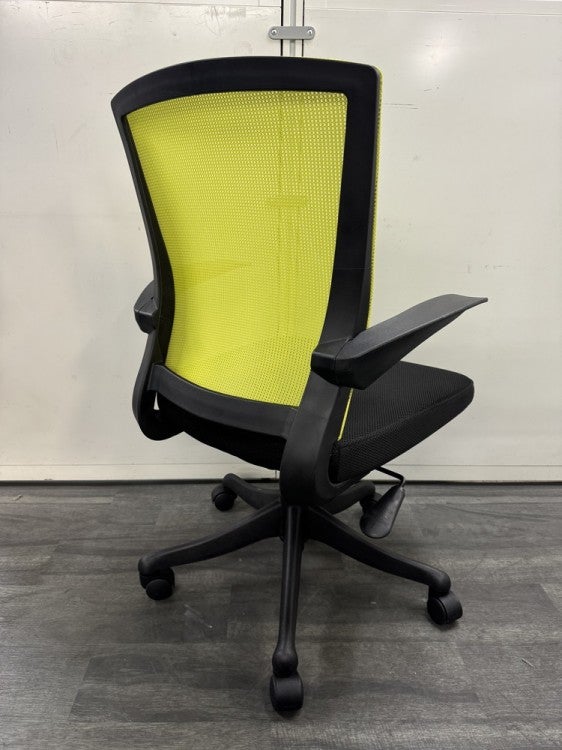 井上金庫FEMシリーズ 可動肘付OAチェア 商品画像2