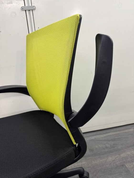 井上金庫FEMシリーズ 可動肘付OAチェア 商品画像9