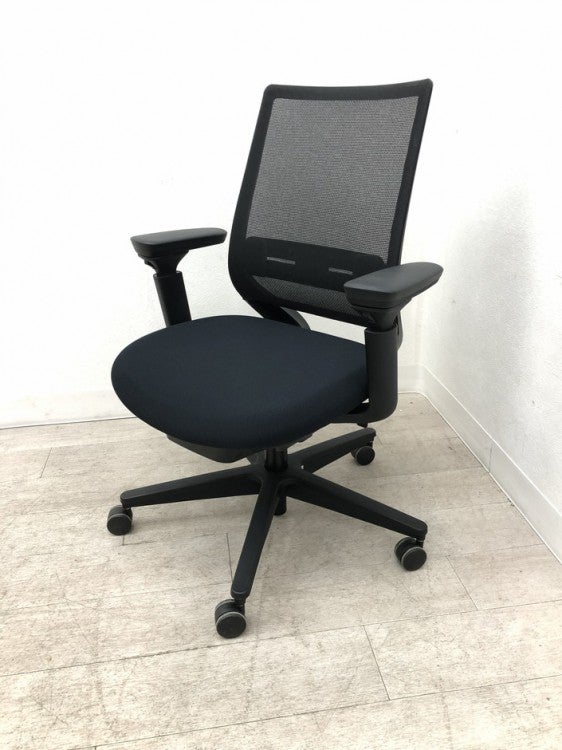 コクヨMitra2（ミトラ2）チェア 可動肘付ミトラ2チェア 商品画像1