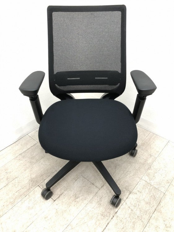 コクヨMitra2（ミトラ2）チェア 可動肘付ミトラ2チェア 商品画像2