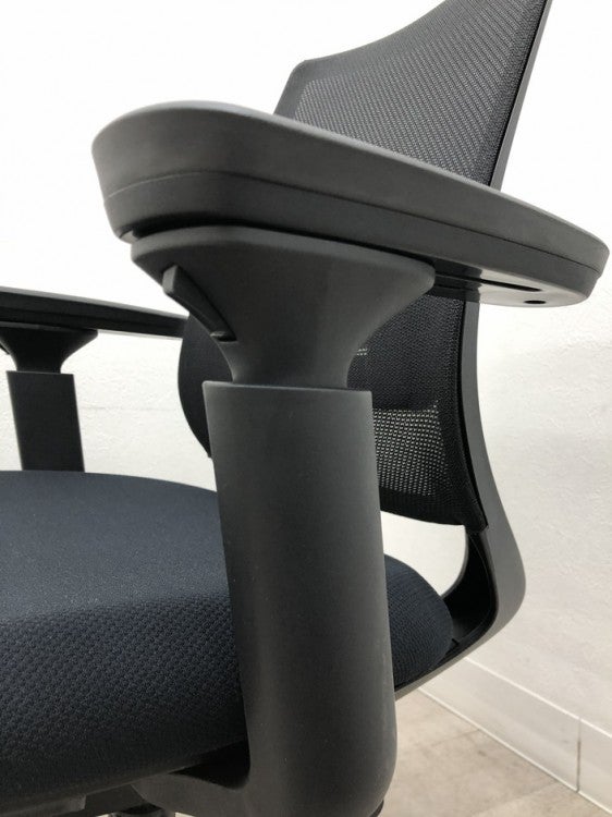 コクヨMitra2（ミトラ2）チェア 可動肘付ミトラ2チェア 商品画像8