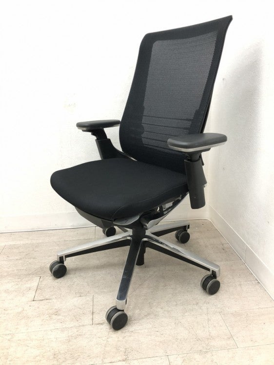 コクヨINSPINE（インスパイン）チェア 可動肘付インスパインチェア 商品画像1