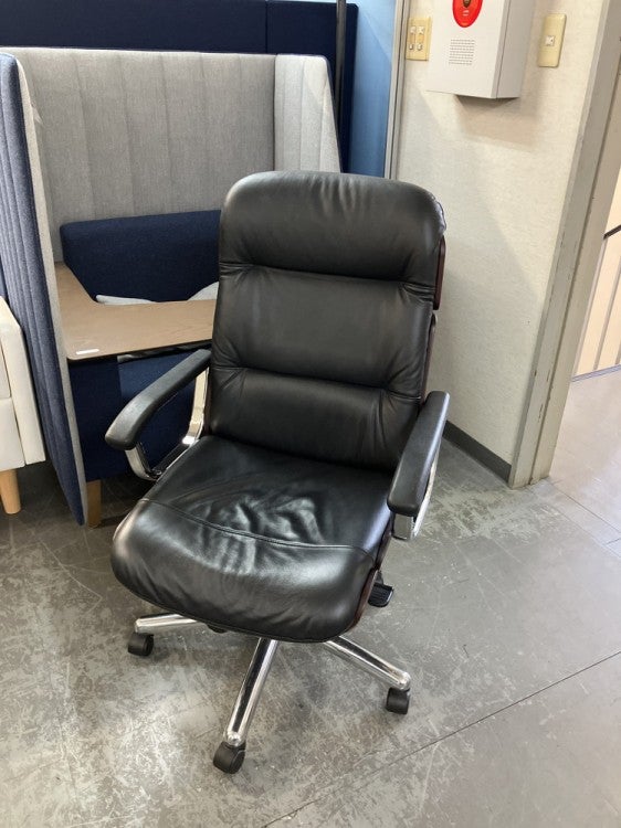 ウチダ（内田洋行）役員チェア 商品画像1