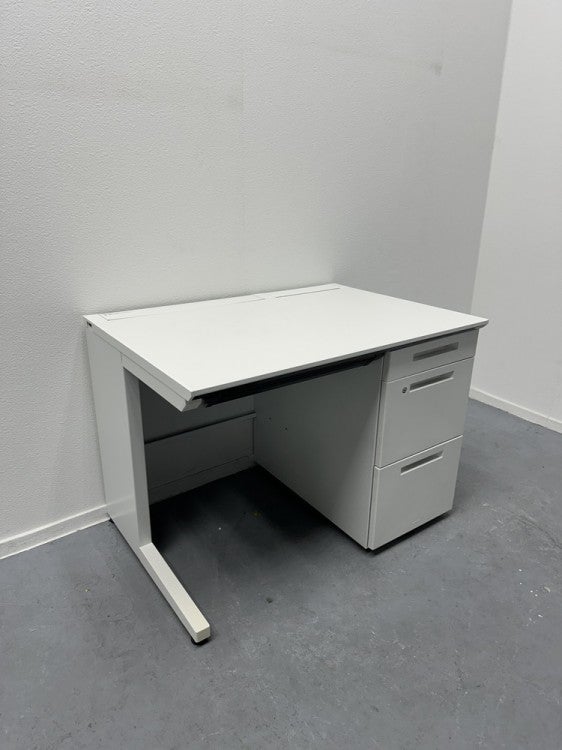 コクヨisシリーズ 1000片袖デスク 商品画像1