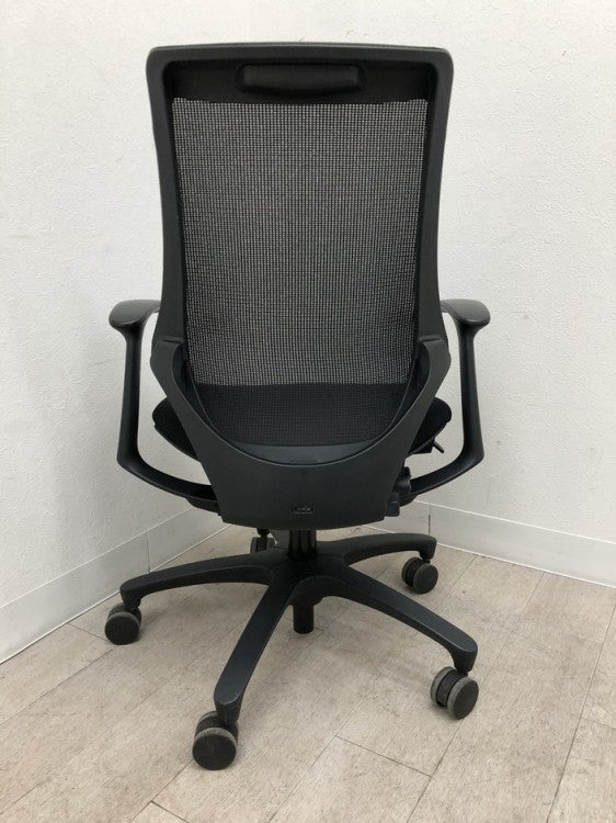 イトーキf(エフチェア)シリーズ 固定肘付エフチェア 商品画像4