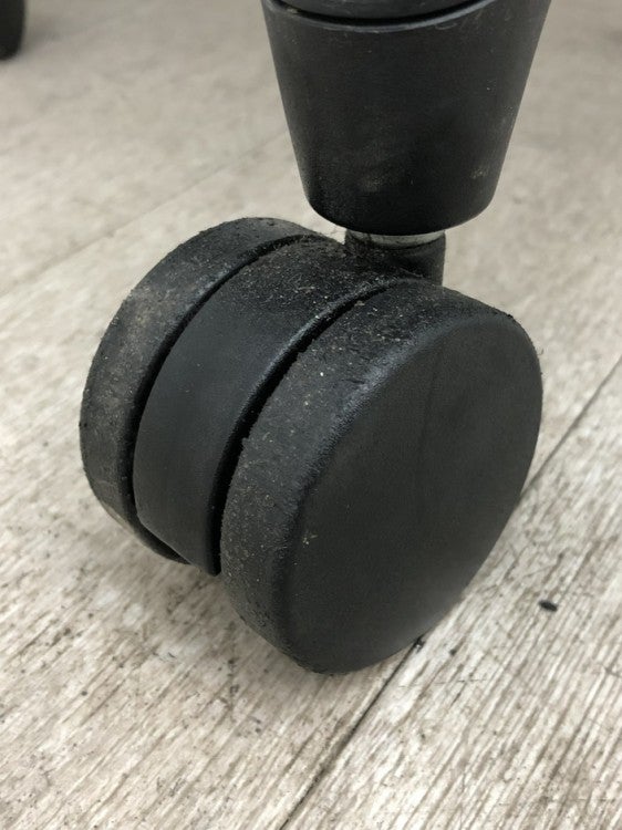 イトーキf(エフチェア)シリーズ 固定肘付エフチェア 商品画像15