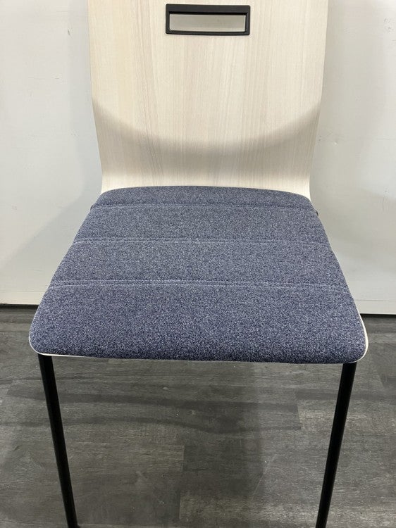 オカムラスイープシリーズ スタッキングチェア4脚セット 商品画像5