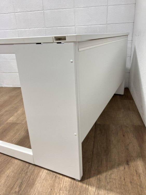 ウチダ（内田洋行）SCAENA(スカエナ)シリーズ　Kタイプ 1400平デスク 商品画像8