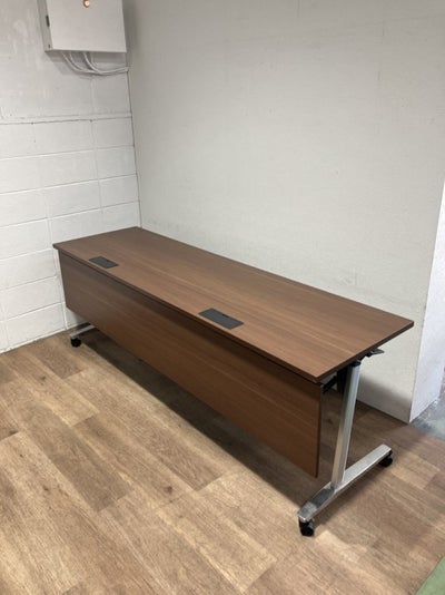 ウチダ（内田洋行）MOTIFシリーズ 2100サイドスタックテーブル 商品画像1