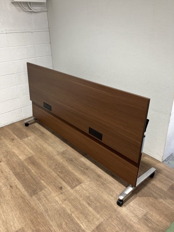 ウチダ（内田洋行）MOTIFシリーズ 2100サイドスタックテーブル 商品画像2