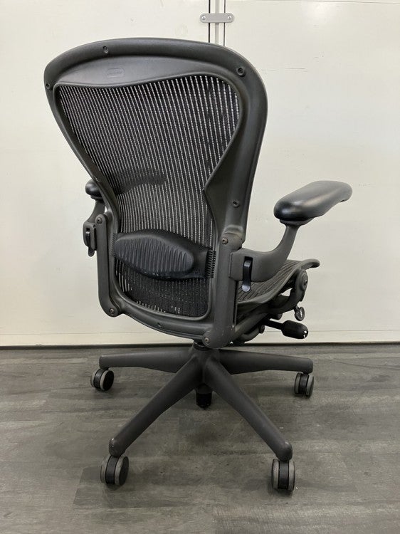 HermanMiller（ハーマンミラー）アーロンチェア 可動肘付アーロンチェア 商品画像2