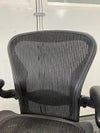 HermanMiller（ハーマンミラー）アーロンチェア 可動肘付アーロンチェア 商品画像3