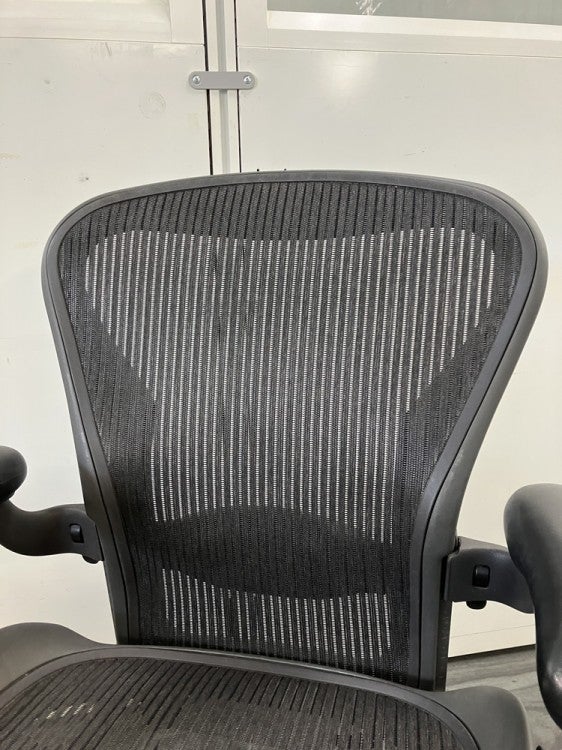 HermanMiller（ハーマンミラー）アーロンチェア 可動肘付アーロンチェア 商品画像3